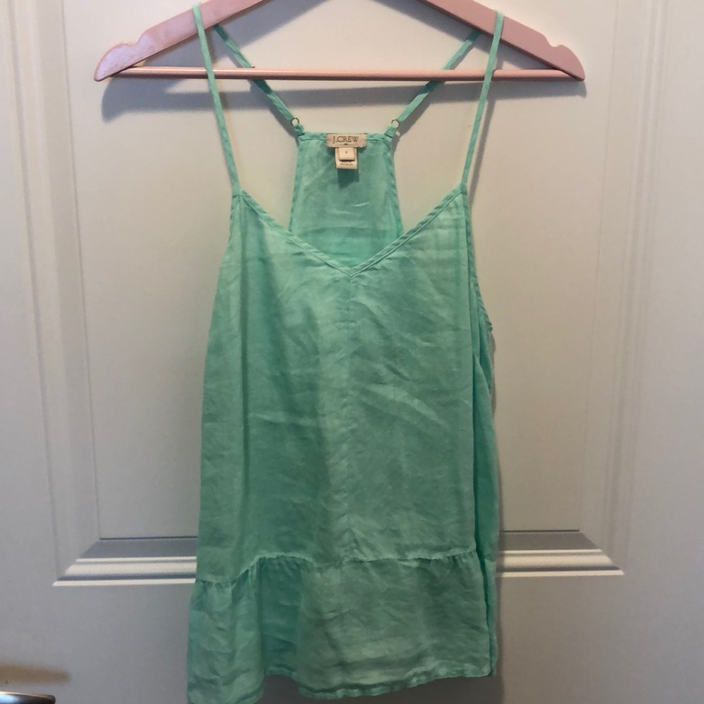 Cute mint colored linen top from J. Crew 💚